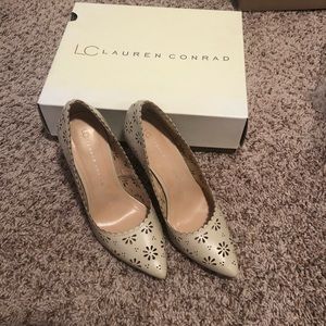 LC Lauren Conrad Cream Heels